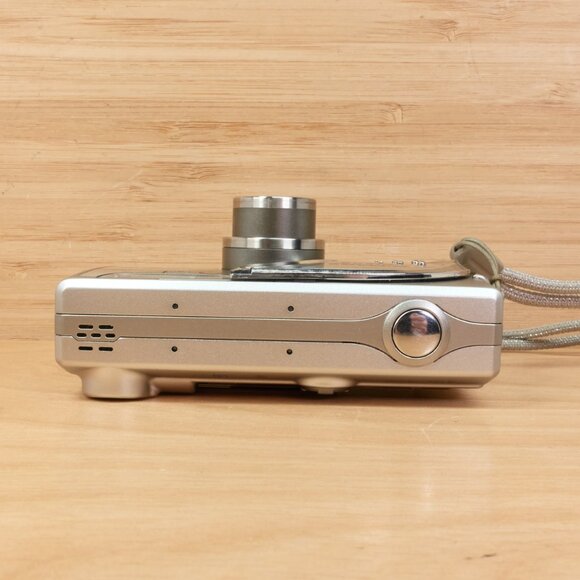 Minolta Dimage G400 / 4MP Digital Camera / 3x Optical Zoom / Tested & Working - Picture 6 of 9